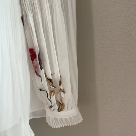 White House Black Market Pleated Blouse - Picture 6 of 13